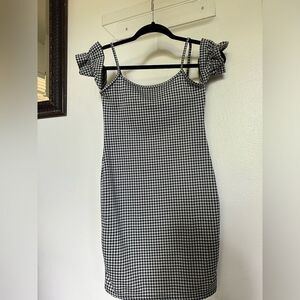 Missguided Dress Off the Shoulder Cuffs - Black & White Mini Checkered Size 0